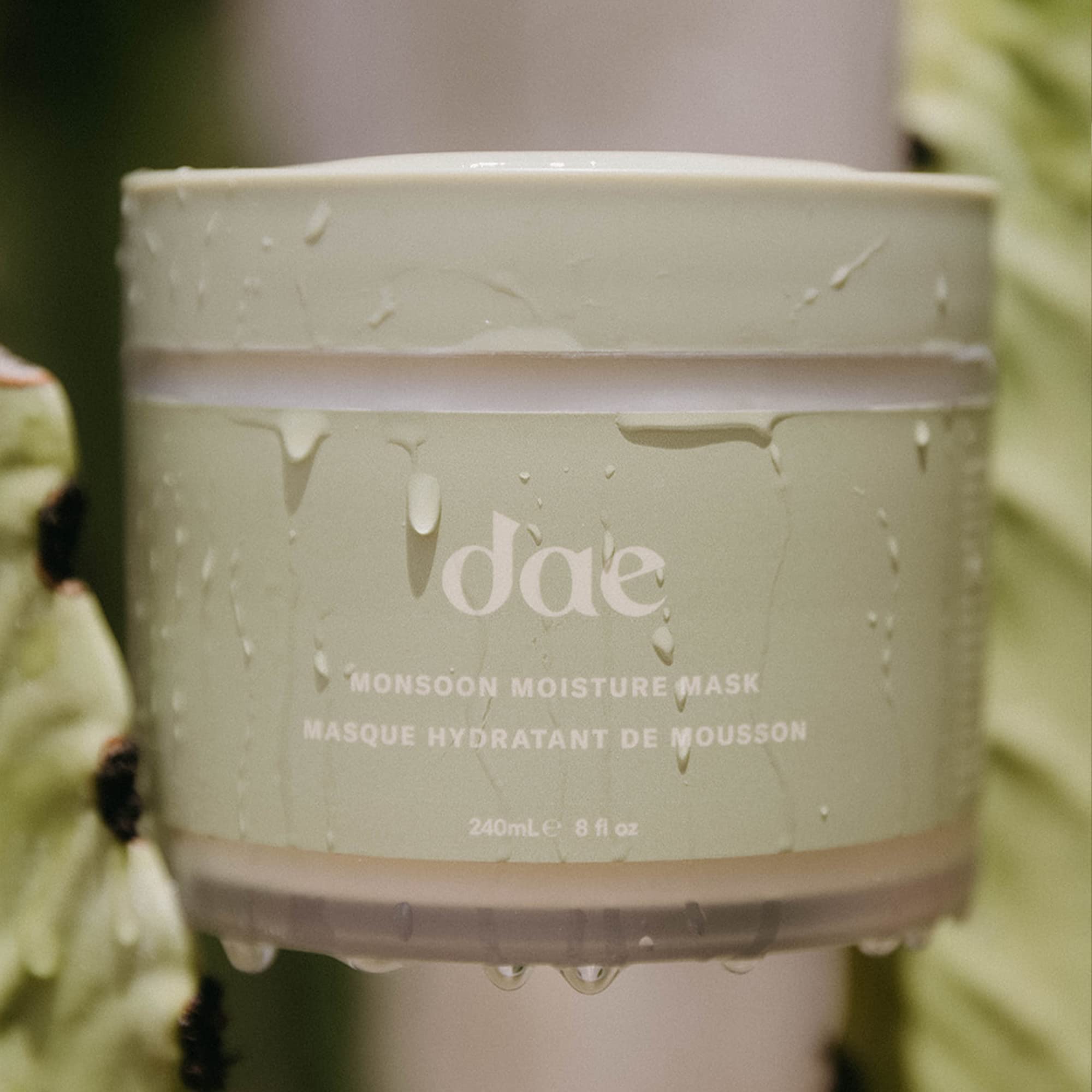 Vegan and cruelty-free badge underlines ethical care for hair routines.