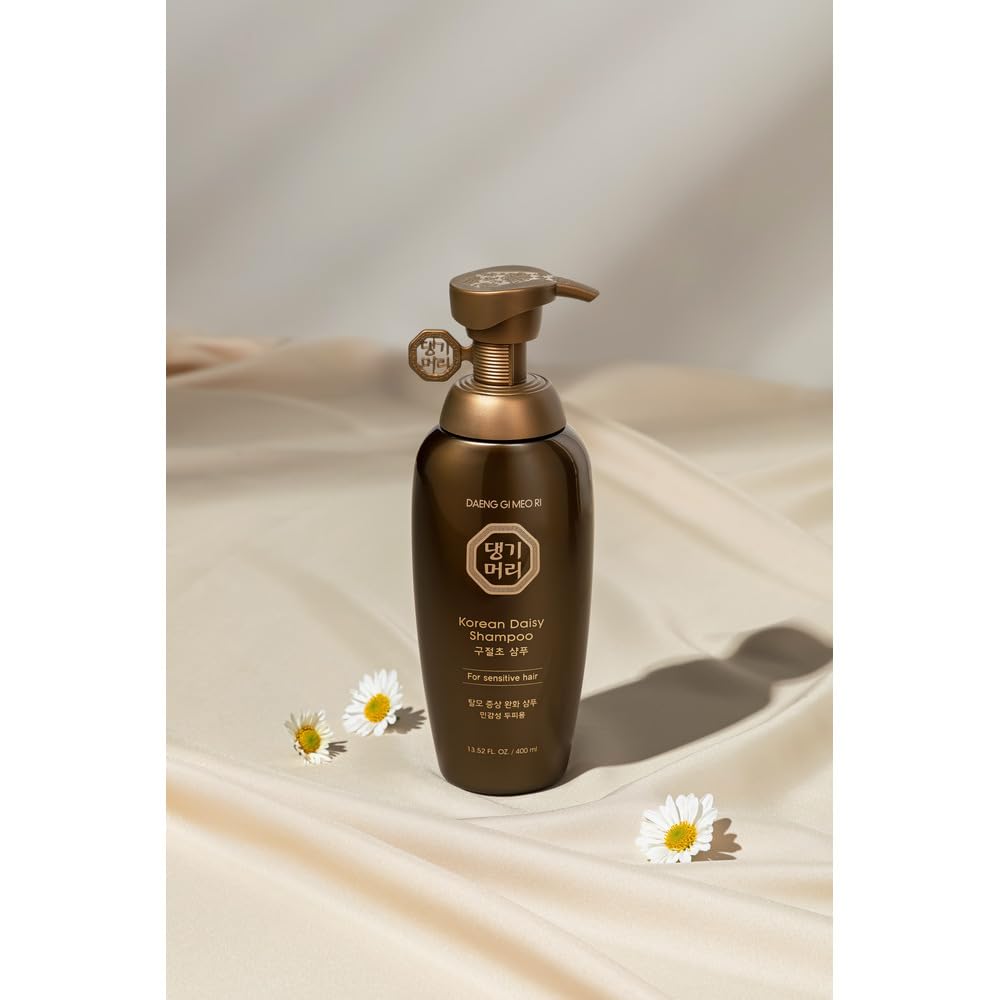 Daeng Gi Meo Ri Daisy Shampoo in a bathroom scene promoting scalp hydration.
