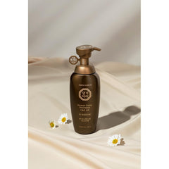 Daeng Gi Meo Ri Daisy Shampoo in a bathroom scene promoting scalp hydration.