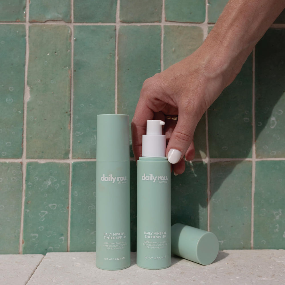 DailyRou mineral sunscreen emphasizes blue-light protection with visible tint.