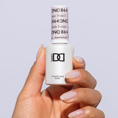 DAISY DND Nude Escape lacquer swatch displaying a matching nude finish.