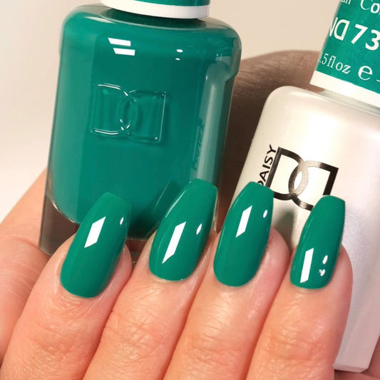 DAISY DND Cosmopolitan 735 lacquer bottle matching jade shade for quick touch-ups