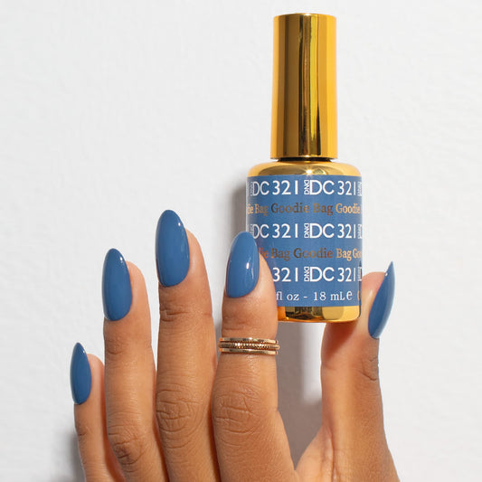 Daisy DND DC Blue Collection bottle close-up highlighting vivid blue shade for salon-ready nails