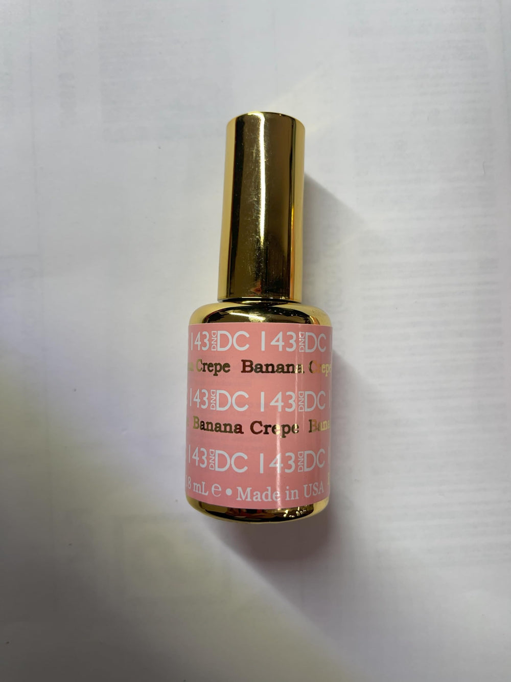 DAISY DND DND DC chip-free finish test on swatch, long-lasting appearance.