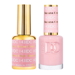DAISY DND DND DC orange gel polish bottle closeup, chip-free finish potential.