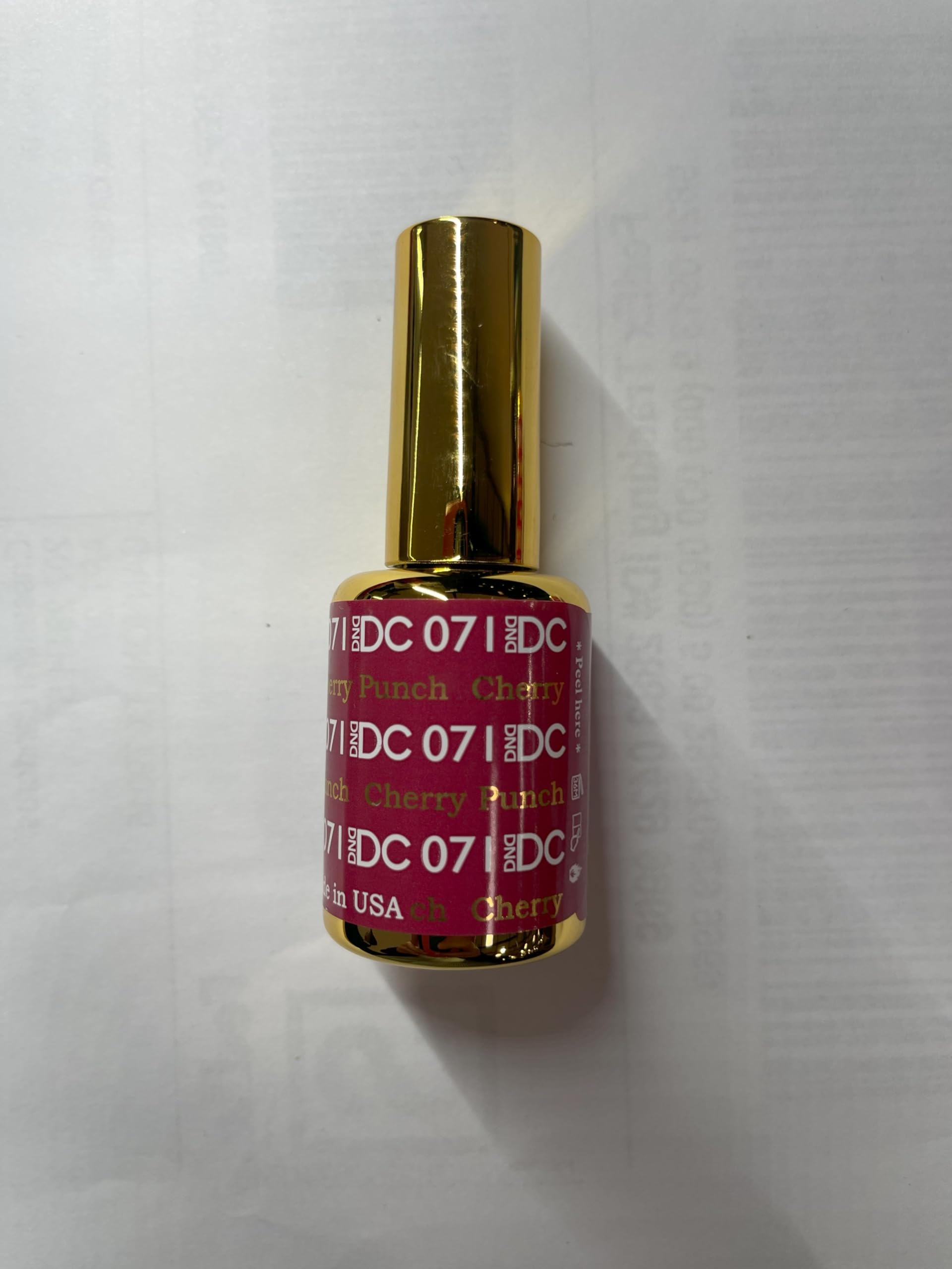 Daisy DND Duo Pack nails look with coordinated gel and lacquer