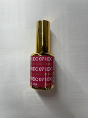 Daisy DND Duo Pack nails look with coordinated gel and lacquer