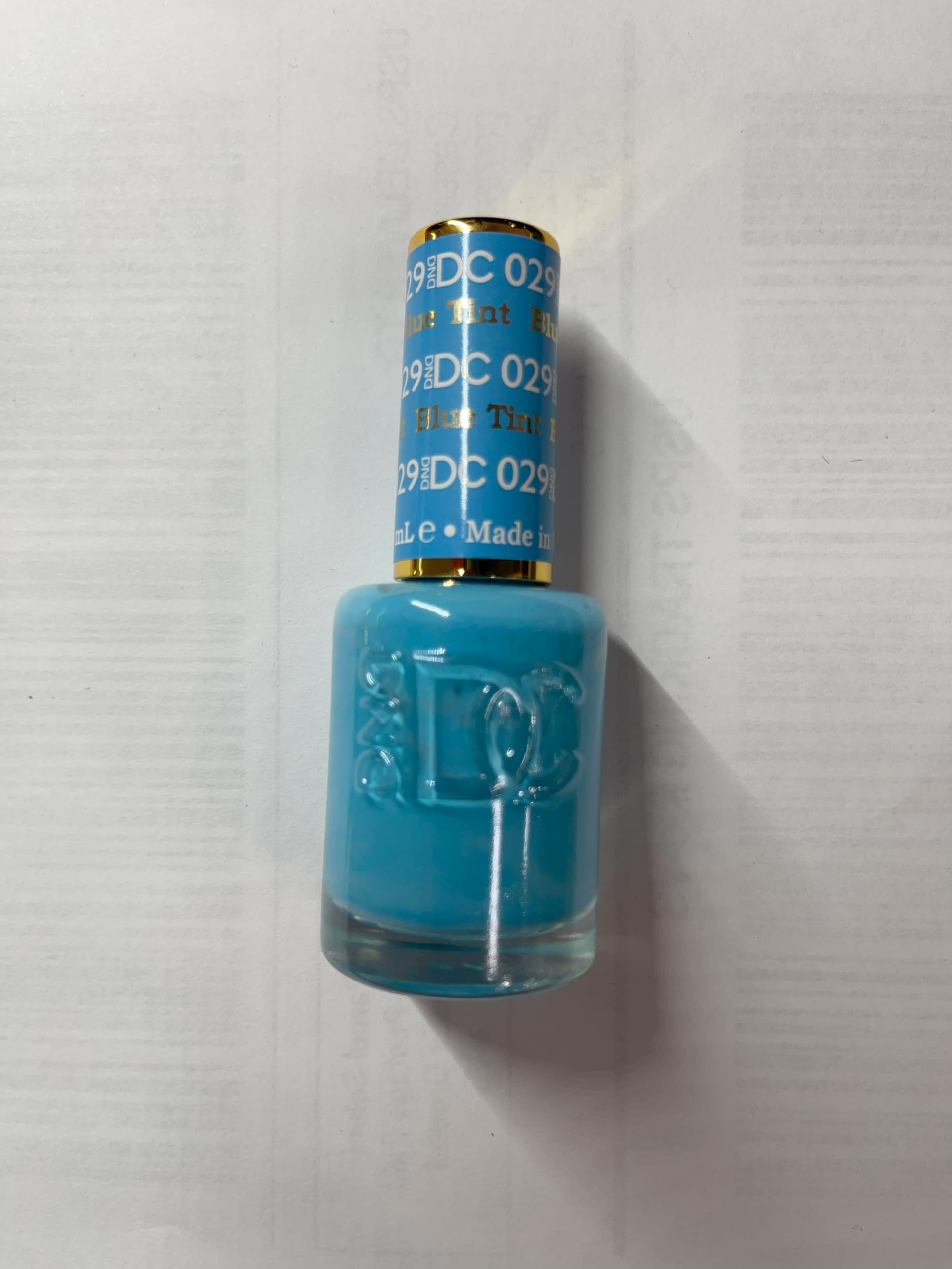 DAISY DND durable chip-free finish on natural nails