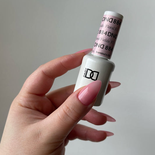 Daisy DND Floral Fields nail lacquer matches gel shade for chip-free wear.