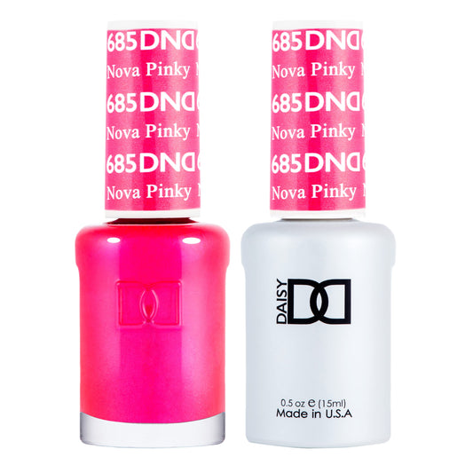 DAISY DND Nova Pinky 685 gel bottle shows a rich pink-red shade