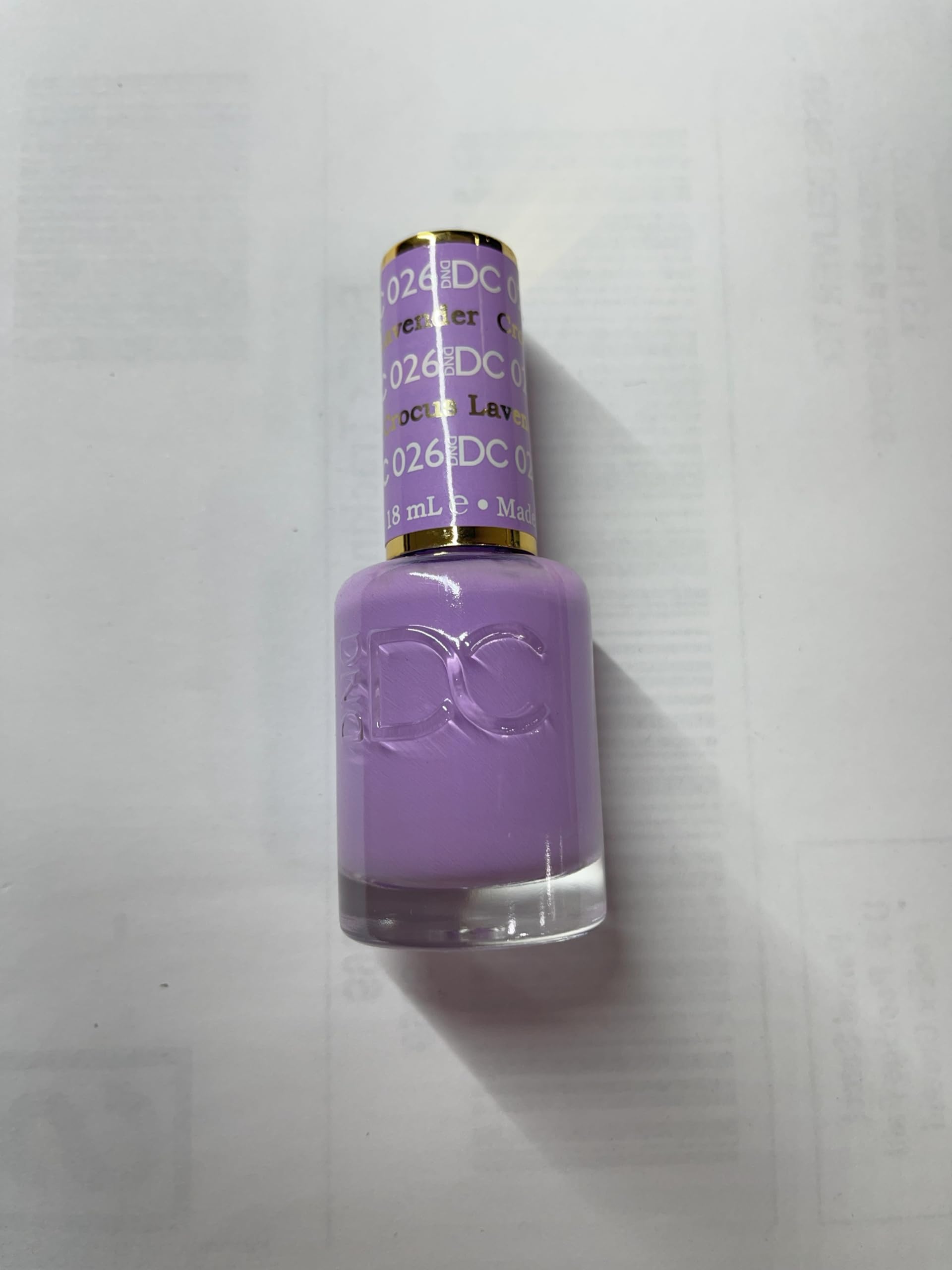 Daisy DND precision applicator cap for controlled gel polish flow