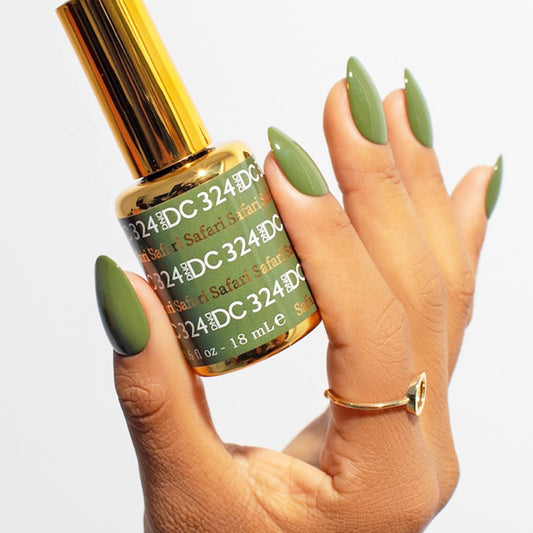 DAISY DND Safari 324 swatch nail application showing smooth coverage.