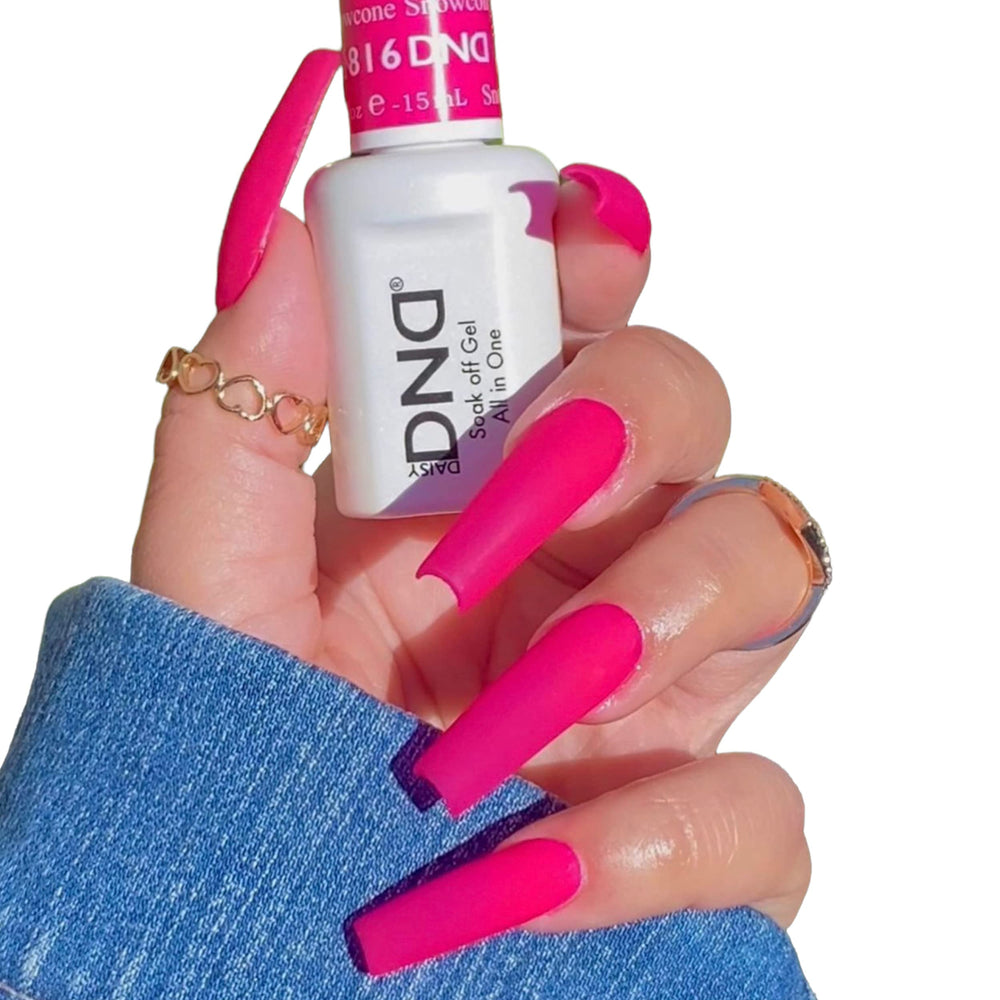 Daisy DND Snowcone 816 lacquer bottle with a complementary shade for at-home manis.