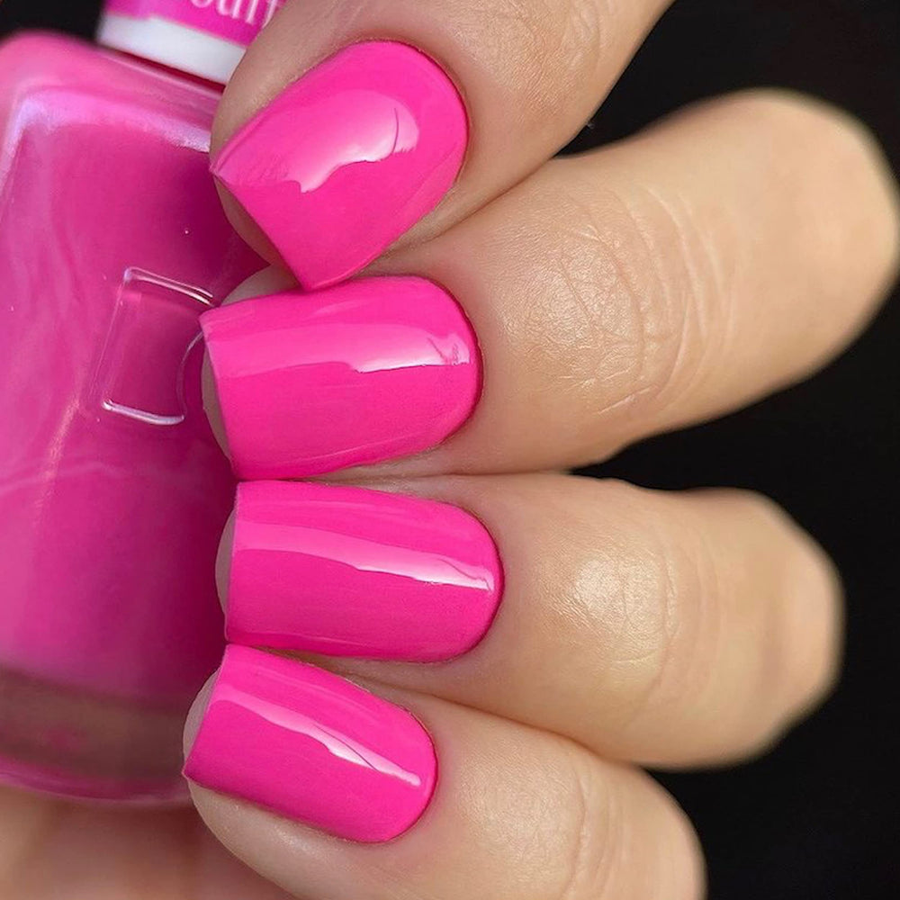 DND Soulflower 809 gel polish label close-up, vegan formula for chip-free finishes.