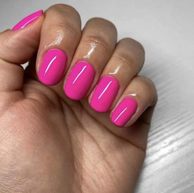 Daisy DND Tutti Frutti lacquer bottle close-up for long-lasting color