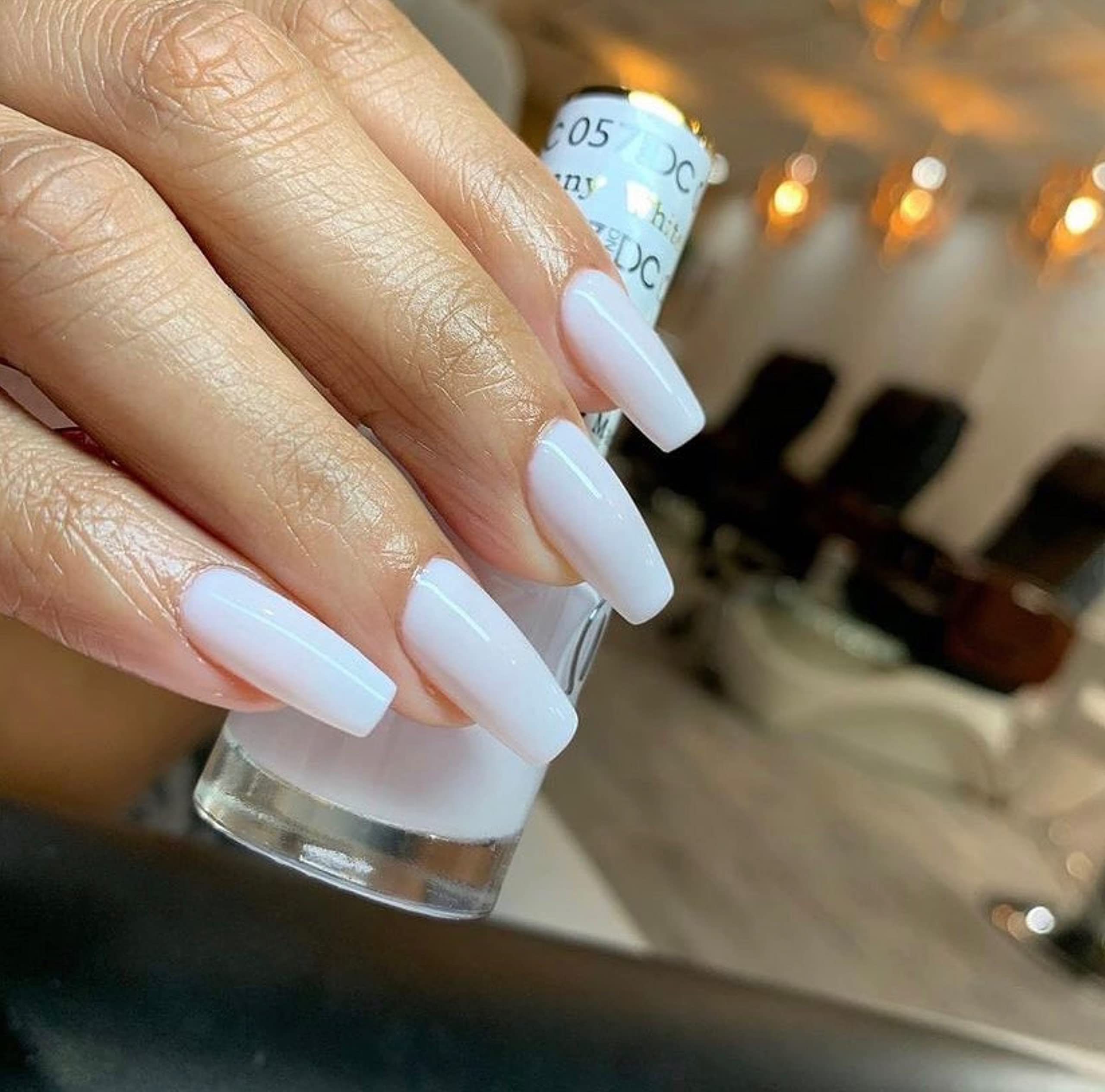 DAISY DND White Bunny duo pack display showing gel polish and lacquer together