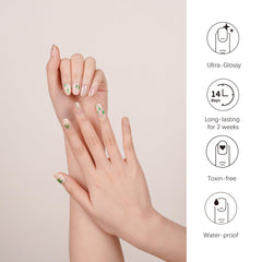Instant at-home manicure with DANNI & TONI semicured wraps