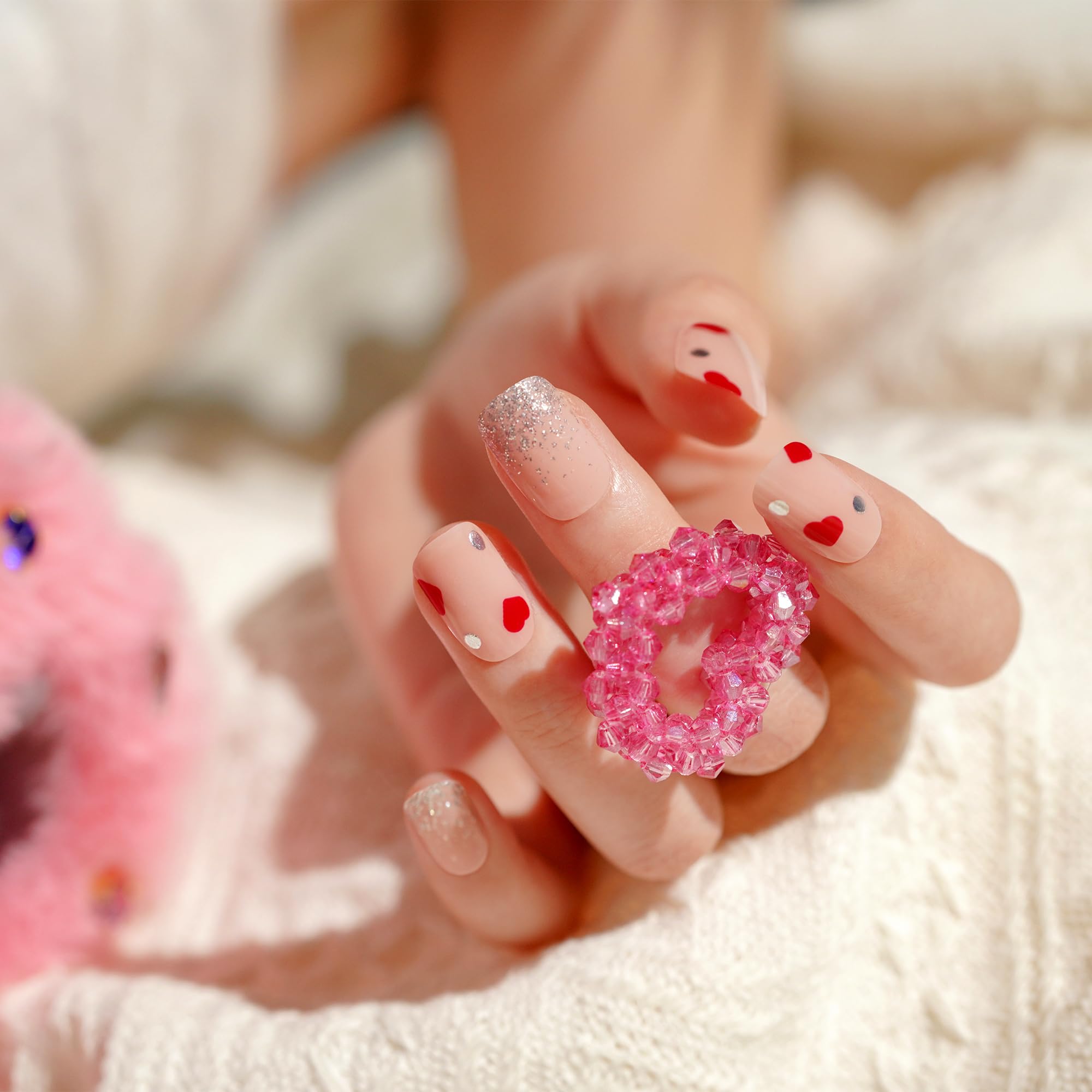 DANNI & TONI Valentine-design wraps for a chic, love-inspired manicure