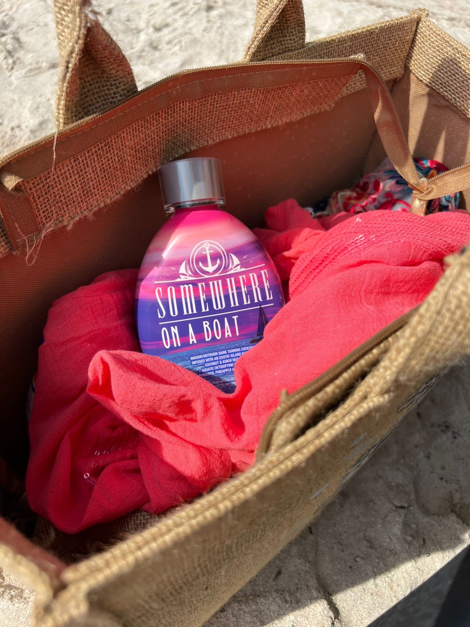 DARK TANS EXCLUSIVE Somewhere On A Boat pineapple extract adds tropical aroma during tanning