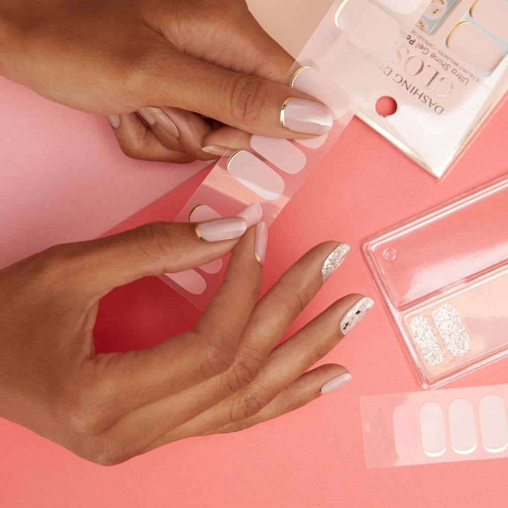 Dashing Diva Feeling Flush application on nails demonstrates fast, wrinkle-free gel strips.