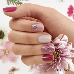 Dashing Diva gloss strips close-up demonstrates fast, no-dry-time application.