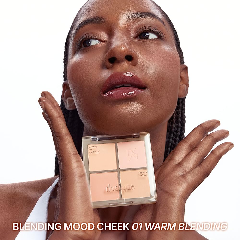 Dasique compact for on-the-go touch-ups with Mood Cheek #01