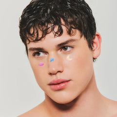 Dearcloud cloud patches blend Niacinamide and Cica for calmer, clearer-looking skin.