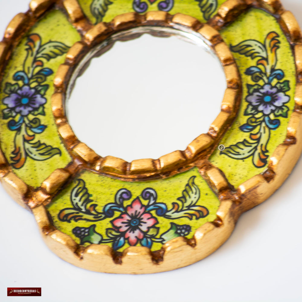 DecorContreras oval mirror enhances bathrooms with light and compact space use.