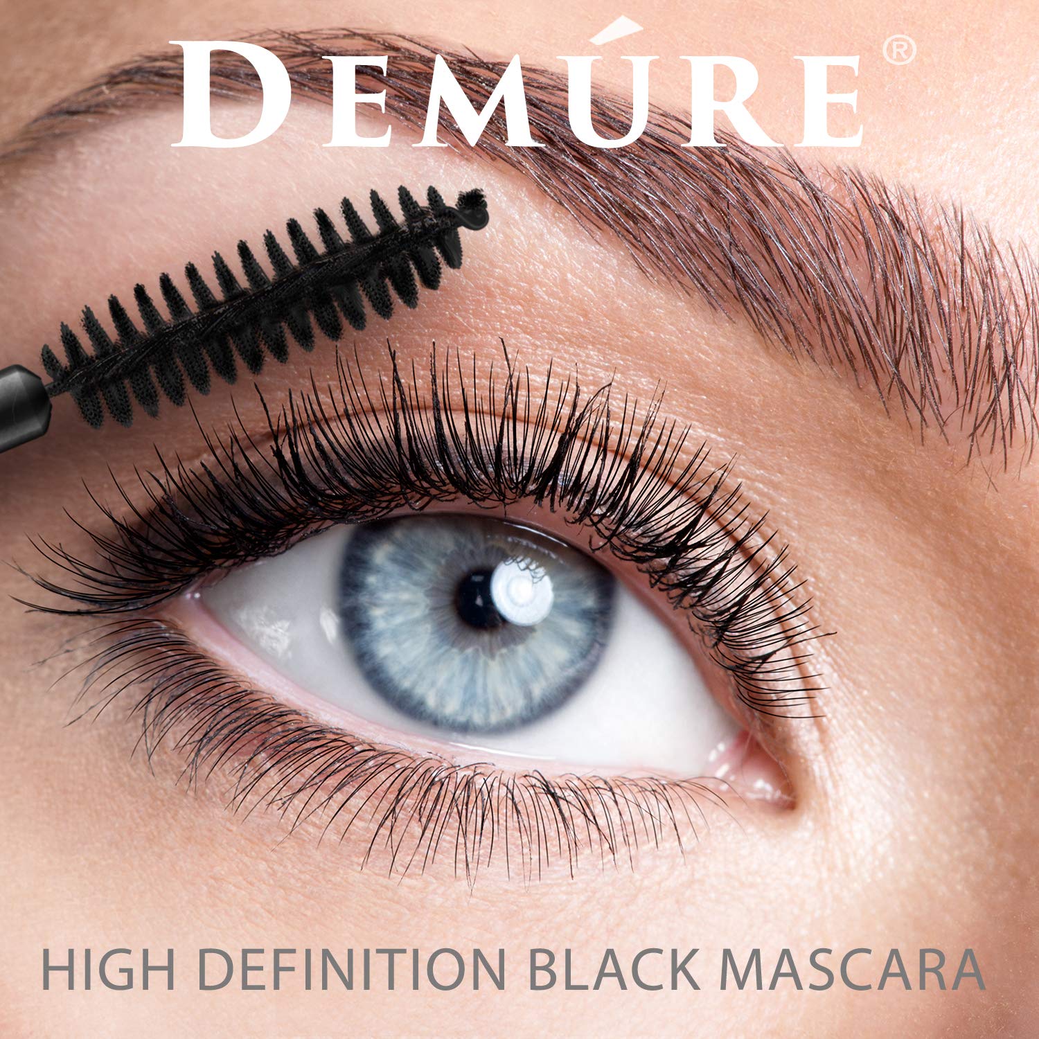 DELÚVIA Demure mineral mascara provides definition for fuller lashes.