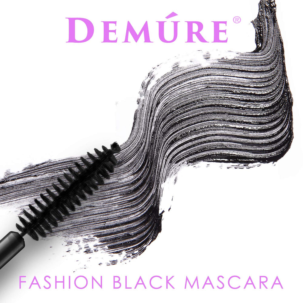 DELÚVIA Demure mineral mascara offers a water-resistant finish for lasting definition.