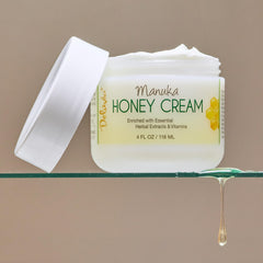 Deluvia Manuka Honey Cream texture closeup for non-greasy hydration.