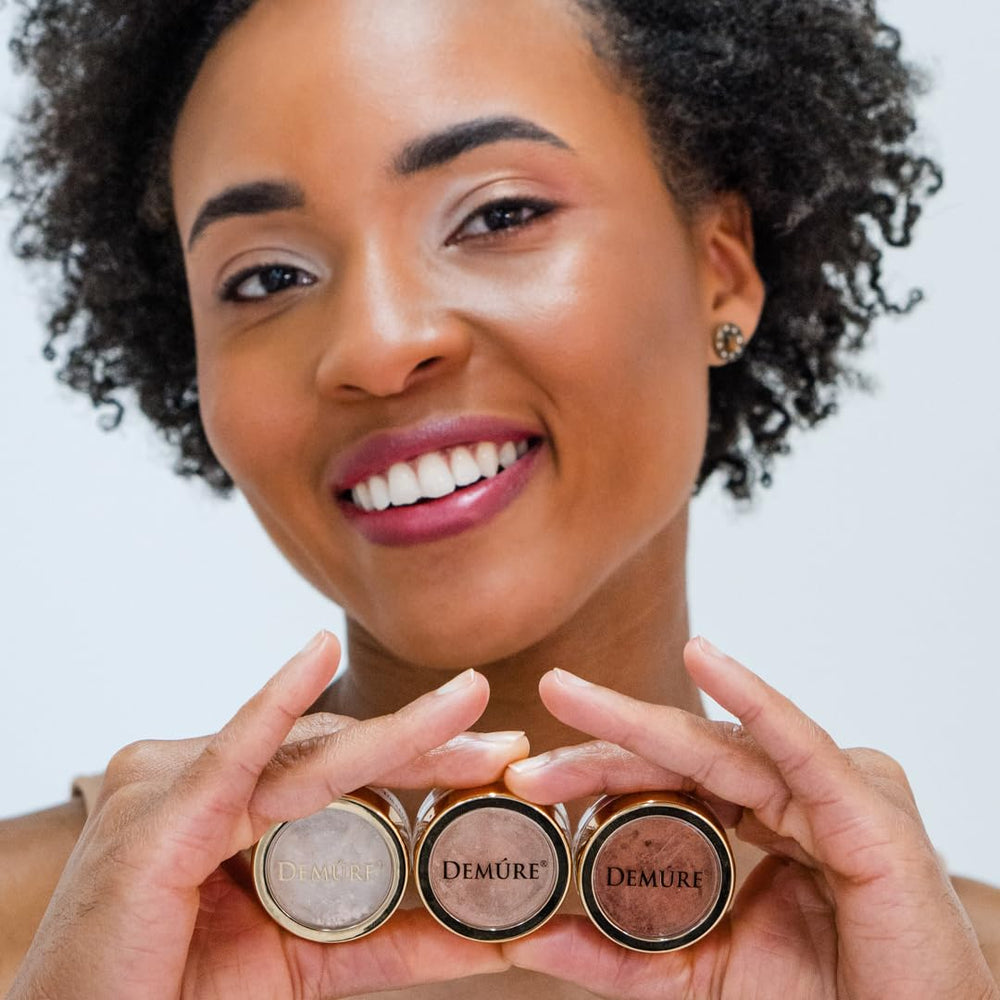 Demure Eye Shadow water resistant mineral formula offers lasting shine.