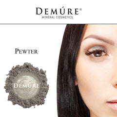 Demure Eyeshadow Application Brush demonstrates smooth blending.