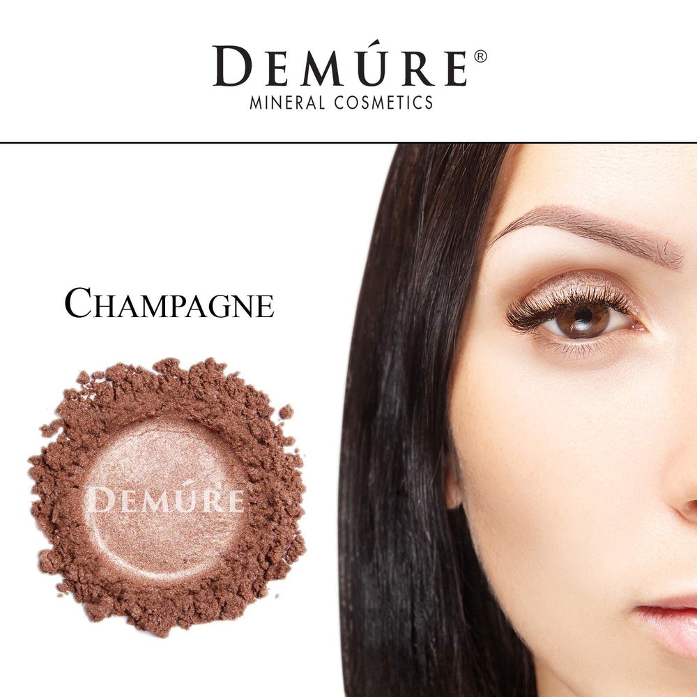 DEMÚRE Deep Champagne foil finish enhances eye makeup brightness.
