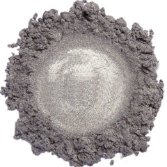 DEMÚRE Moon Dust eye shadow palette with natural shimmer for versatile day-to-night looks.