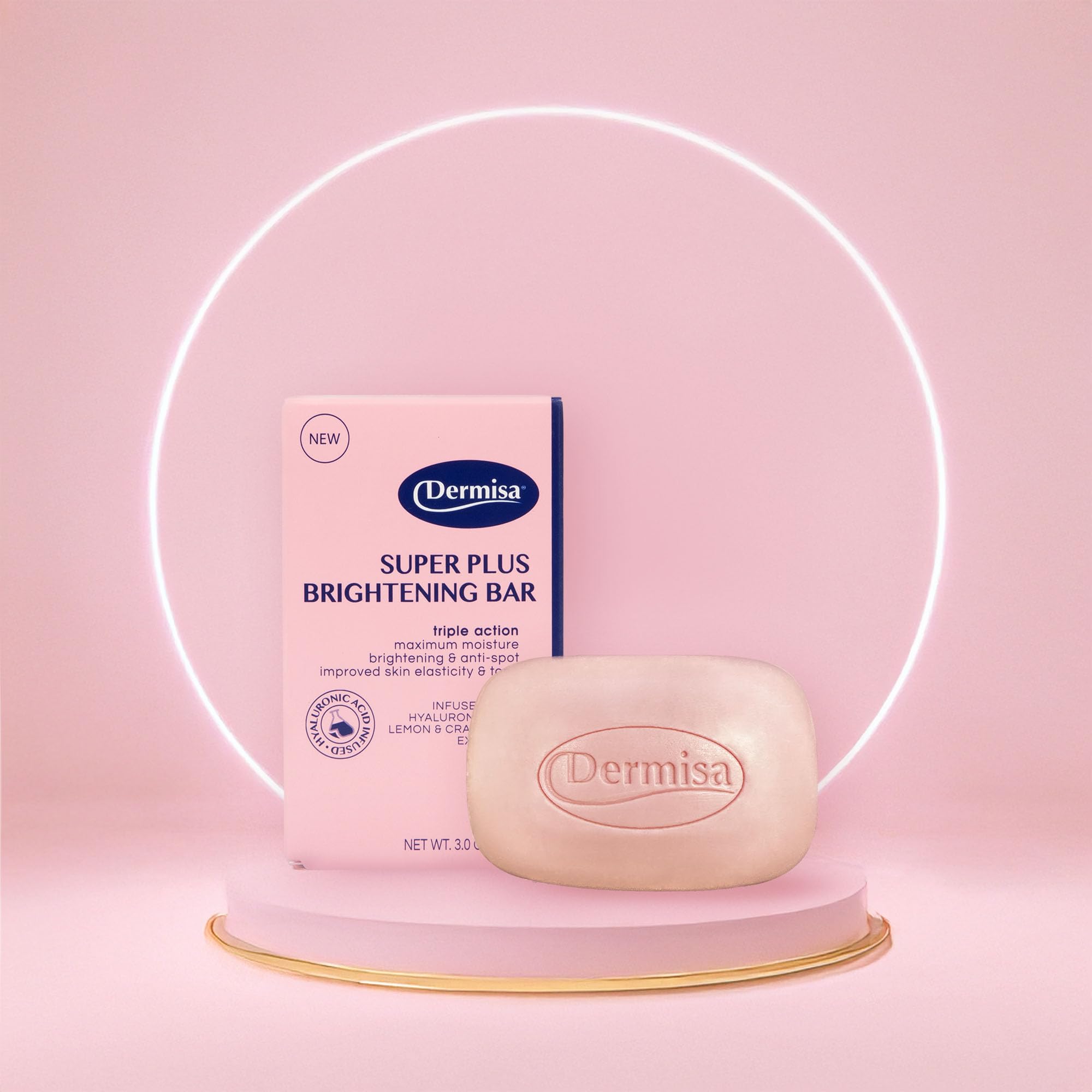 Dermisa Hyaluronic Acid moisture close-up shows skin hydration during cleansing.