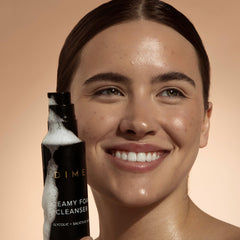 Back-panel focus on safe, EWG-rated ingredients for daily use