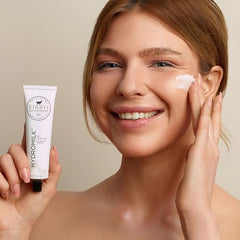 Dionis Hydromilk neck coverage shows even distribution across the jawline