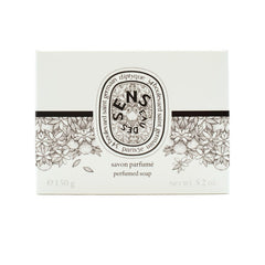 Diptyque Eau des Sens label-detail featuring classic branding and premium finish.