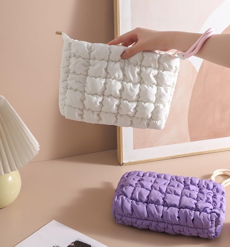 DOB SECHS smooth zipper closure ensures secure organization