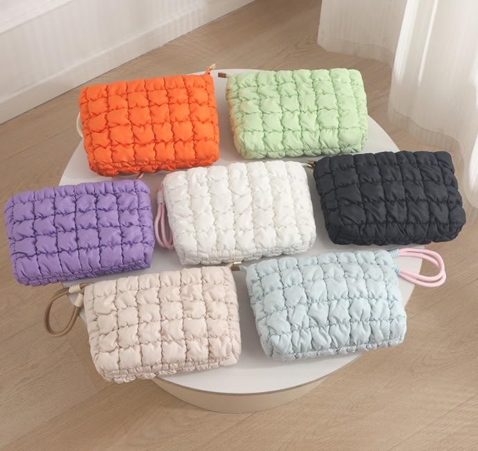 DOB SECHS versatile pouch stores cosmetics, skincare, and small accessories.
