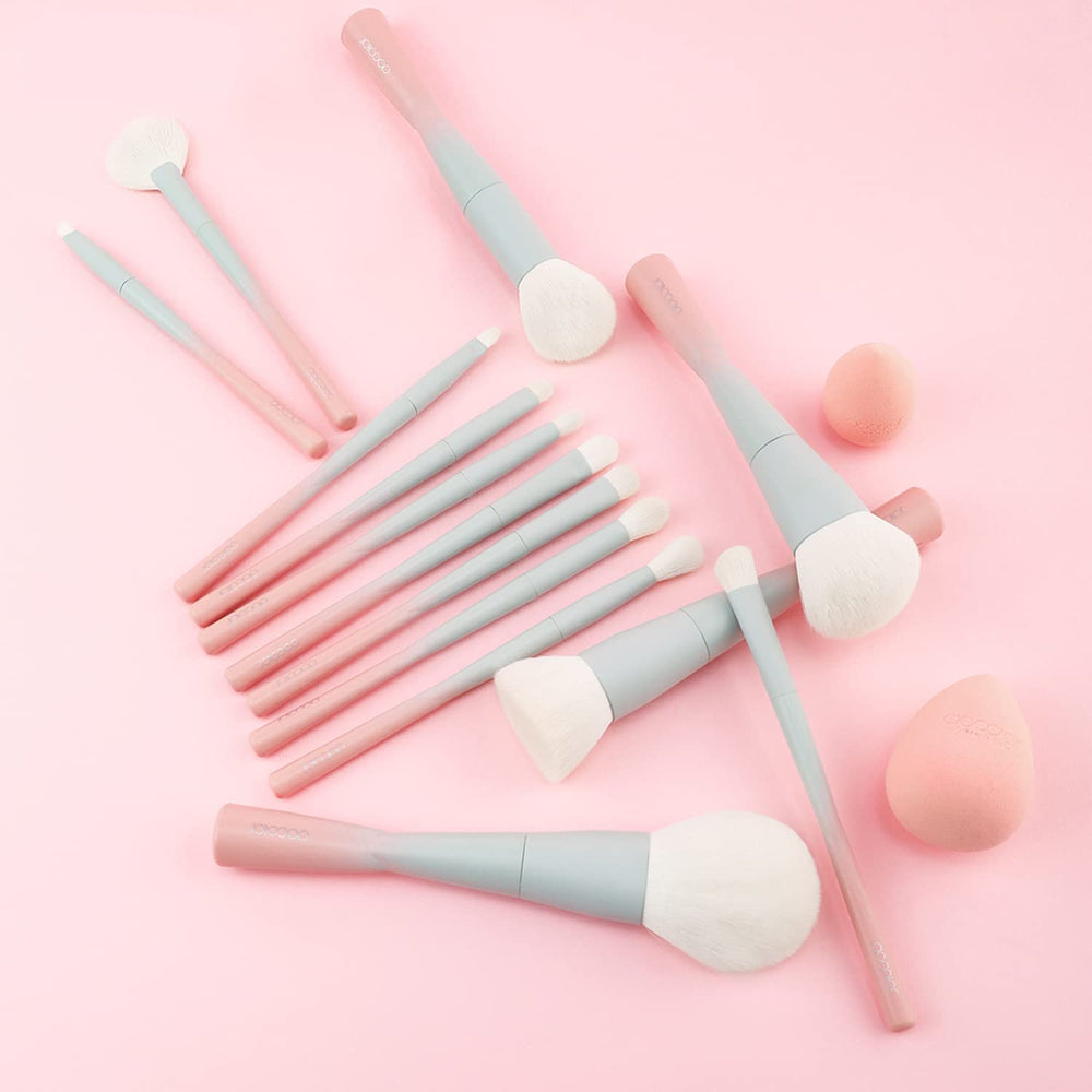 Docolor stand-up base design keeps brushes tidy and ready