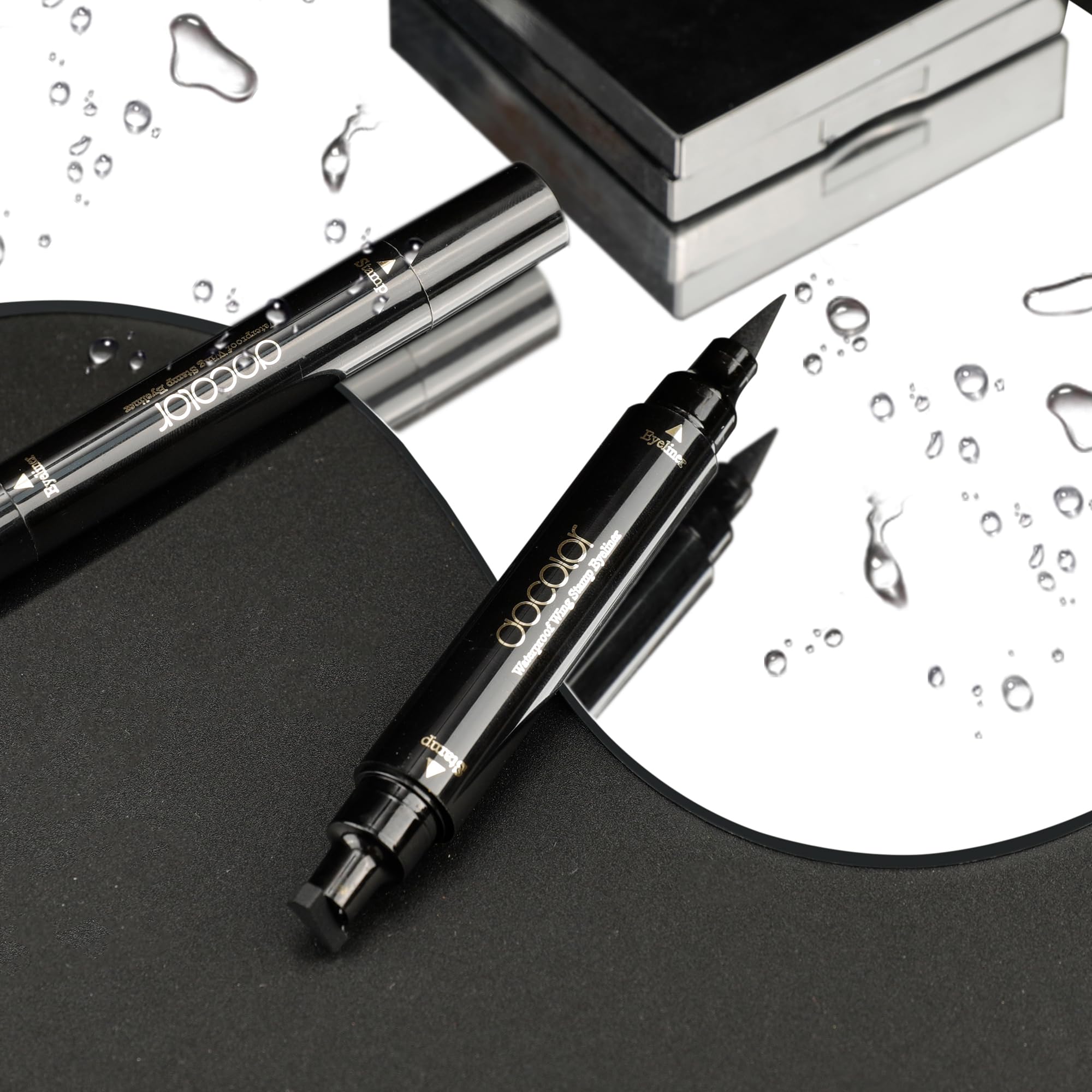 Docolor Eyeliner Long Lasting creates a bold look that lasts.