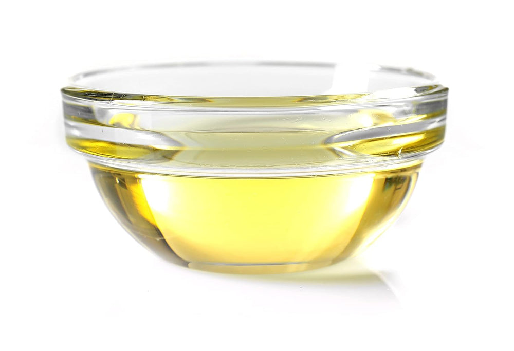 Vitamin E Oil absorbs deeply into the skin for moisturized glow