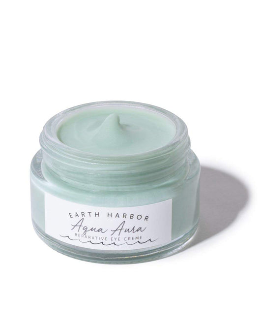 Close-up of AQUA AURA cream texture highlighting light, fast-absorbing formula