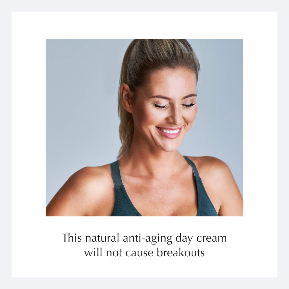 Ecco Bella Recharge Day Cream spread-on-skin display showcasing rich but light coverage.