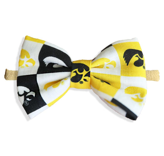 EdenBEbows Iowa Hawkeye headband closeup showing handmade bow craftsmanship.