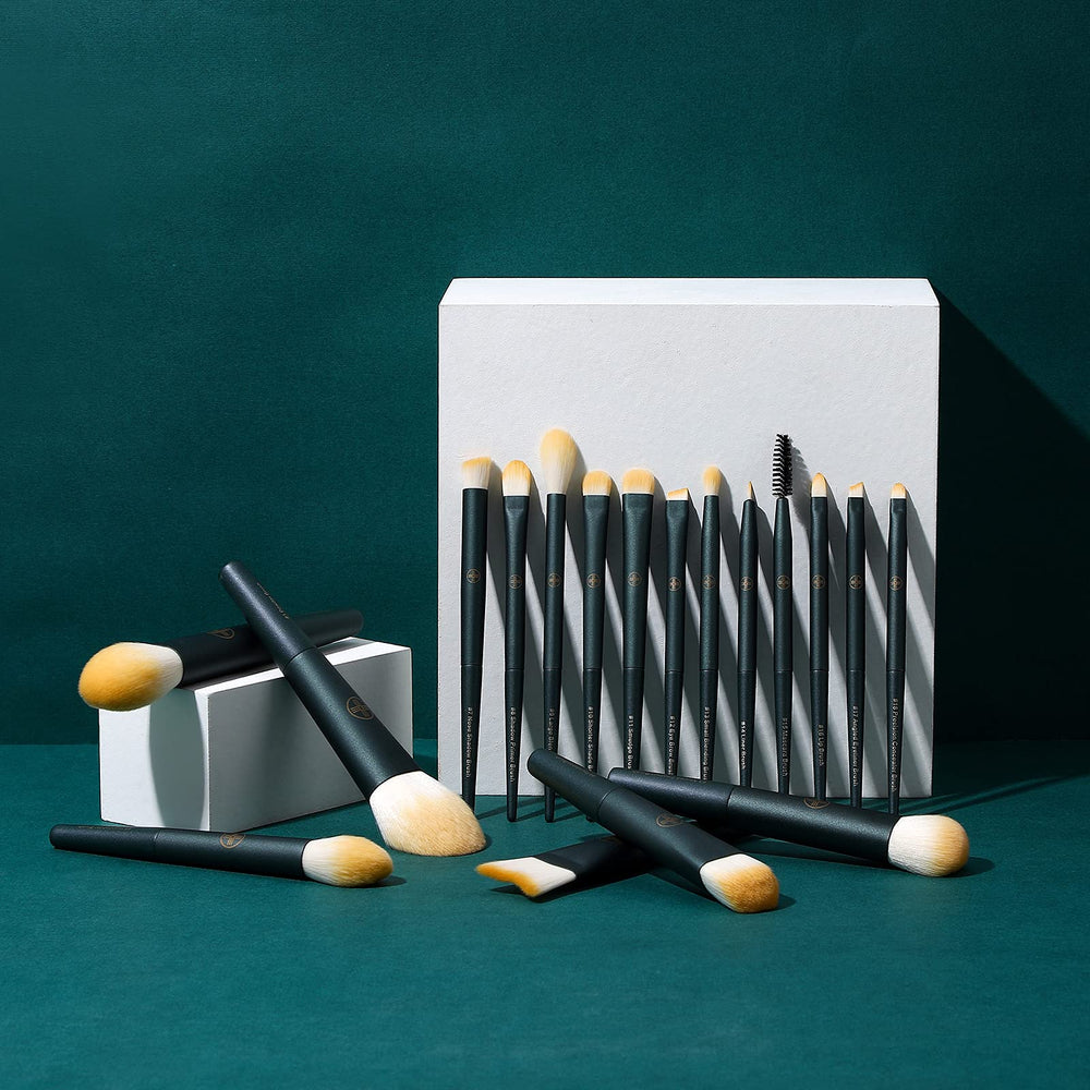 Eigshow cruelty-free synthetic fibers suit sensitive skin while applying makeup.