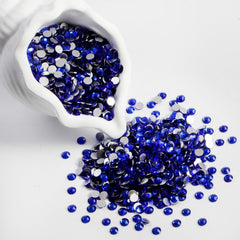 ELEEGEM silver-backed crystals provide durable adhesion for nails and DIY projects.
