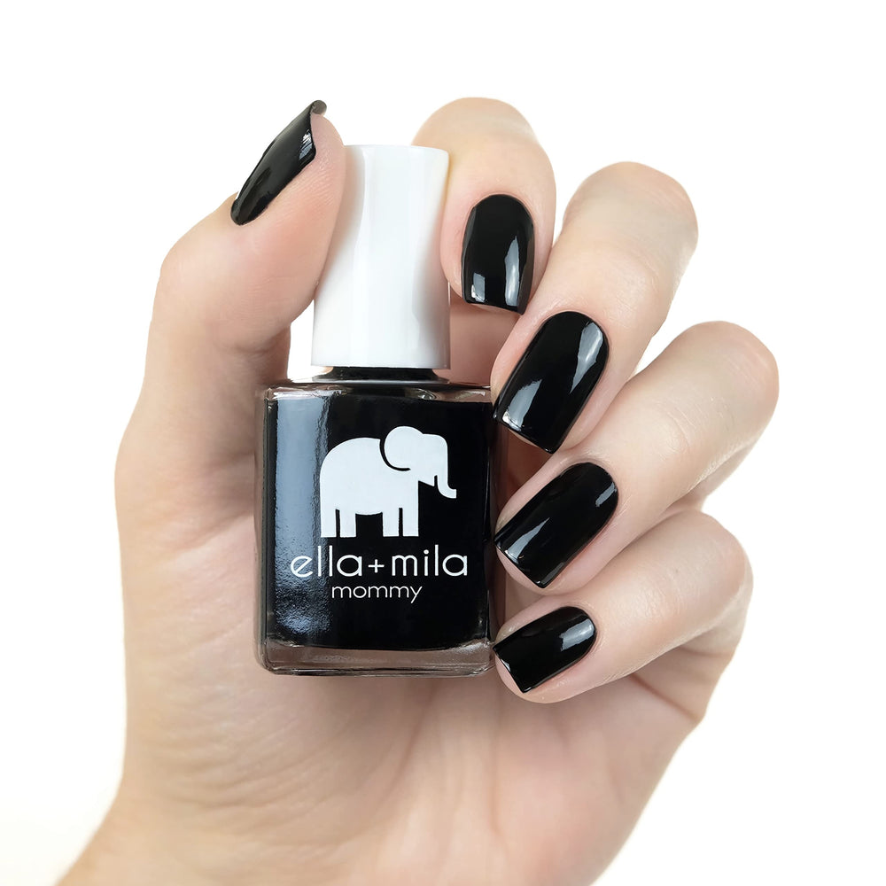 ella-mila Chip-resistant finish on nails during daily activities.